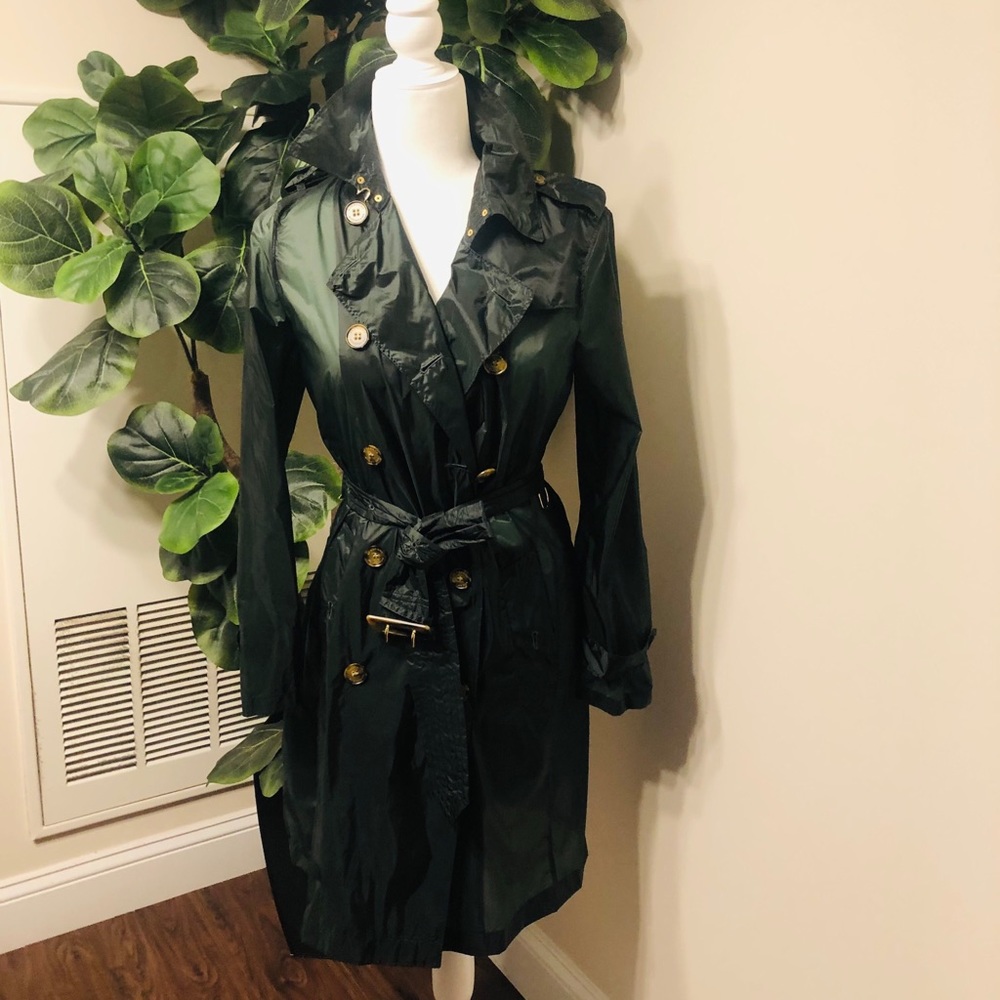 Burberry lightweight windbreaker jacket size : 2